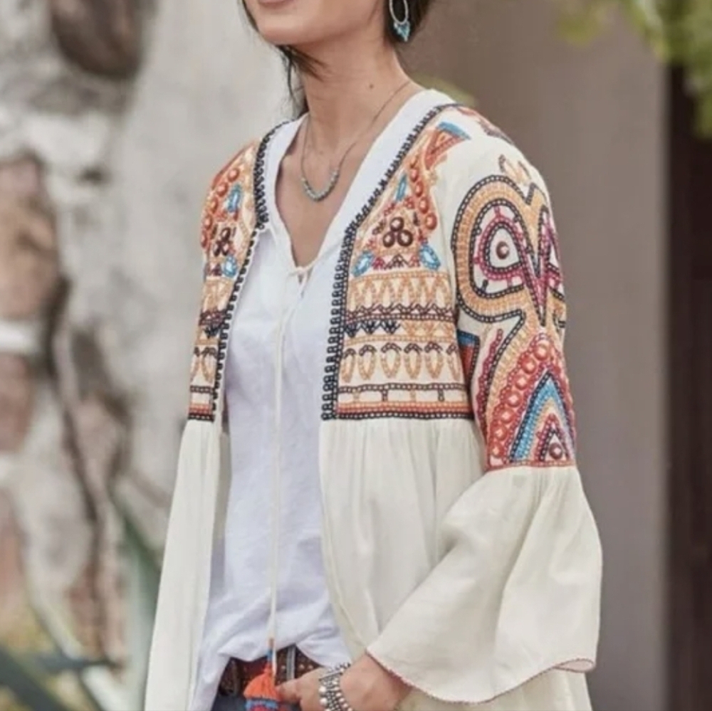 NWT Tolani Mara Embroidered Kimono